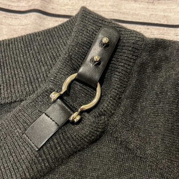 Lauren Ralph Lauren Charcoal Grey Sweater with Leather stamp on‎ Collar Sz L - Picture 2 of 5